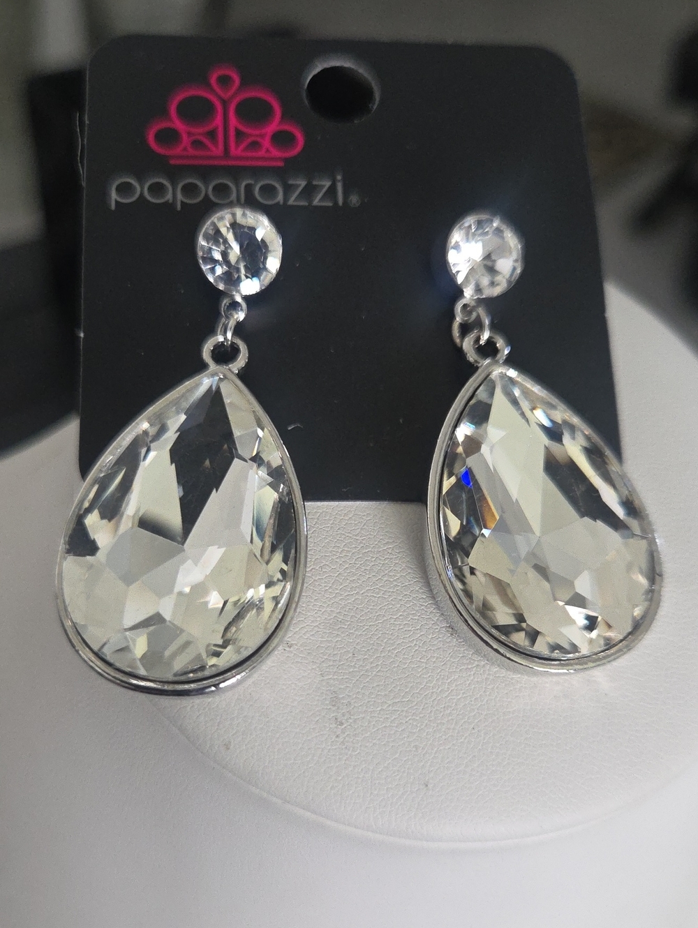 Paparazzi Debutante Dazxle White Earrings NWT